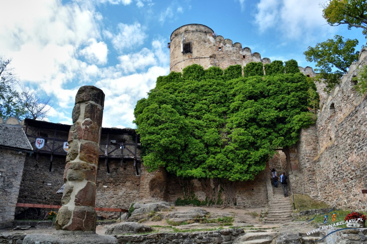 Zamek Chojnik - szlak z Zachełmia