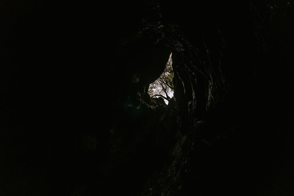 Jaskinia Dziura i Dolina ku Dziurze z dzieckiem