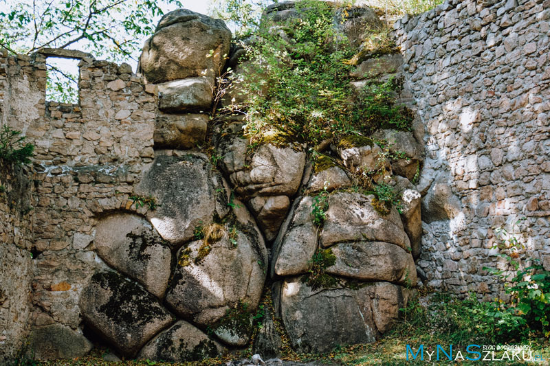 Ruiny Zamku Bolczów w Rudawach Janowickich