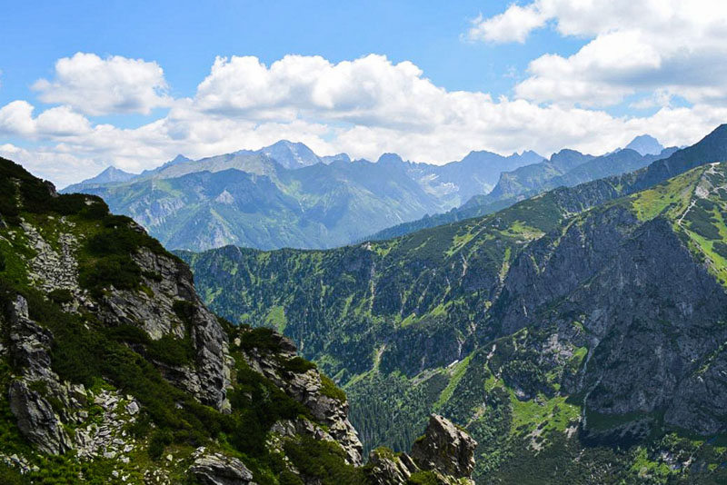Przełęcz Krzyżne w Tatrach - szlak żółty z Doliny Pięciu Stawów