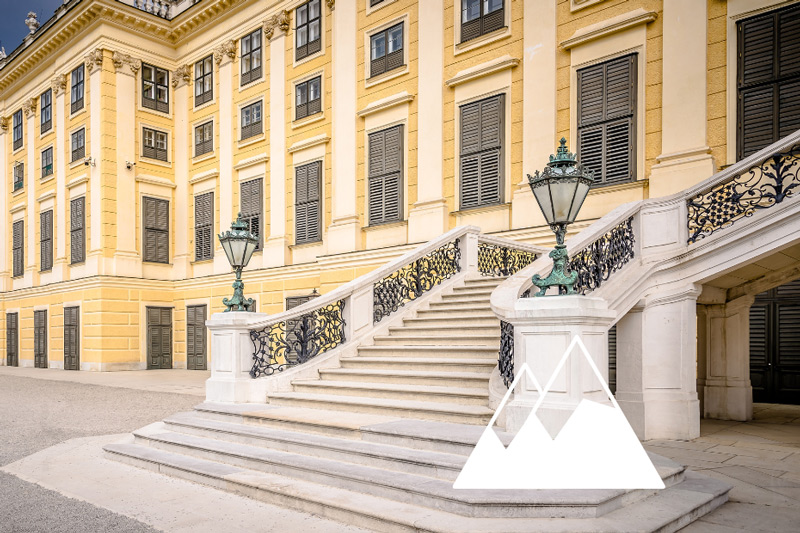 Pałac Schönbrunn w Wiedniu. Piękny pałac i ogrody. Gdzie znaleźć parking?