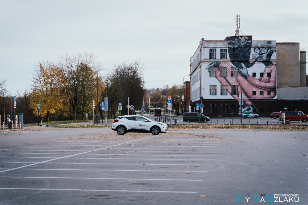 Zamek w Kownie - parking